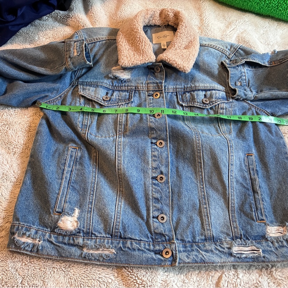 JESSICA SIMPSON DISTRESSED JEAN JACKET/FUR COLLAR - XLARGE - Picture 4 of 6